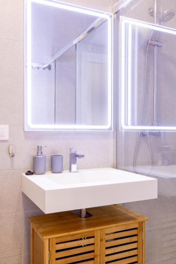 סביליה Charming 2 Bedroom Apartment Triana Bridge By Ocityzen מראה חיצוני תמונה